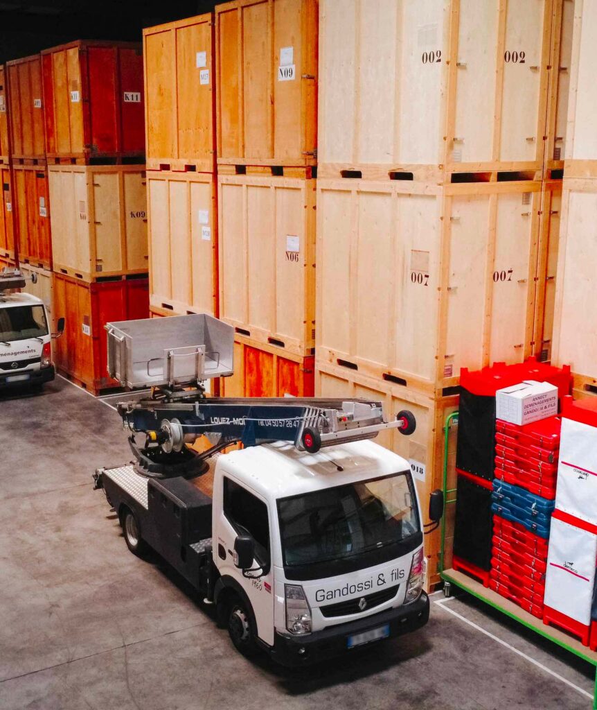 PHOTO DE GARDE-MEUBLES - SOCIÉTÉ ANNECY DÉMÉNAGEMENTS