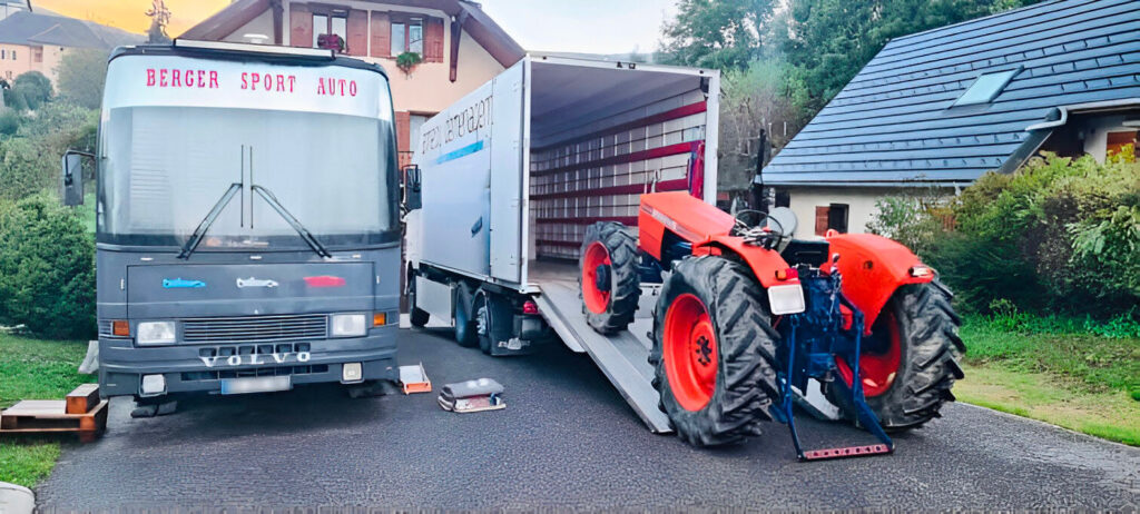 PHOTO DU DÉMÉNAGEMENTS D'UN TRACTEUR - SOCIÉTÉ ANNECY DÉMÉNAGEMENTS
